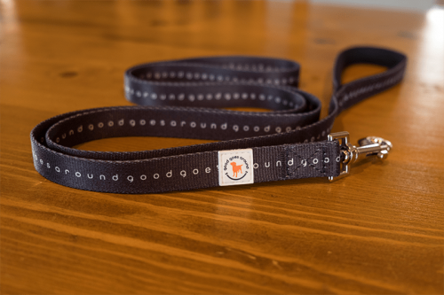 Good Goes Around - Black Dog Leash